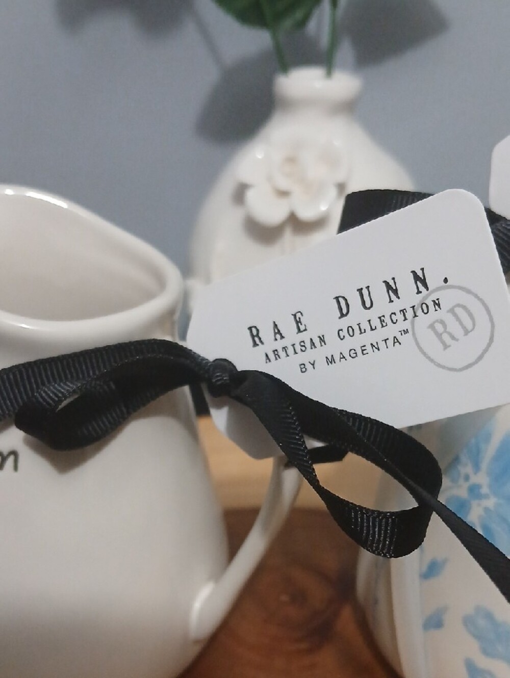 Rae Dunn Ceramic Cream & Sugar Set with Blue Floral Accents NWT - Picture 3 of 11